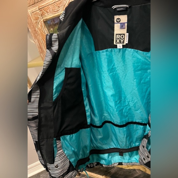 Roxy Snowboard Ski Winter Black and White Circle Print Jacket Large - Picture 8 of 9